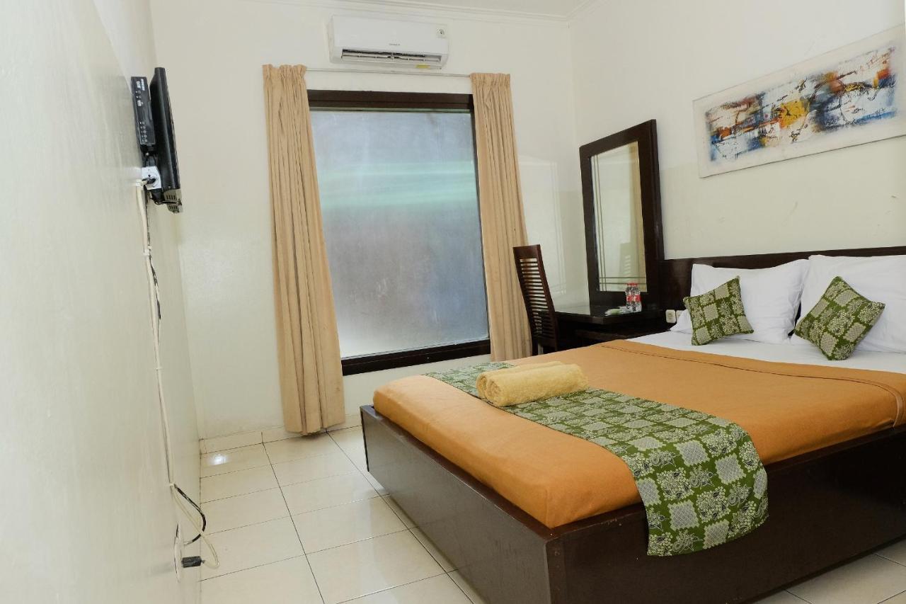 Hotel The Kirana Purnama Semarang Exterior foto